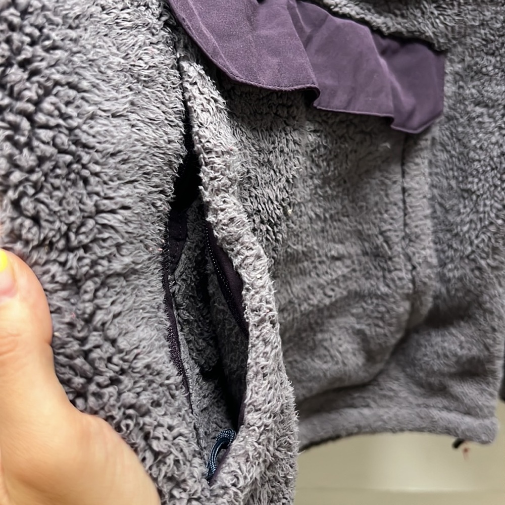 North face sweater - Picture 4 of 6